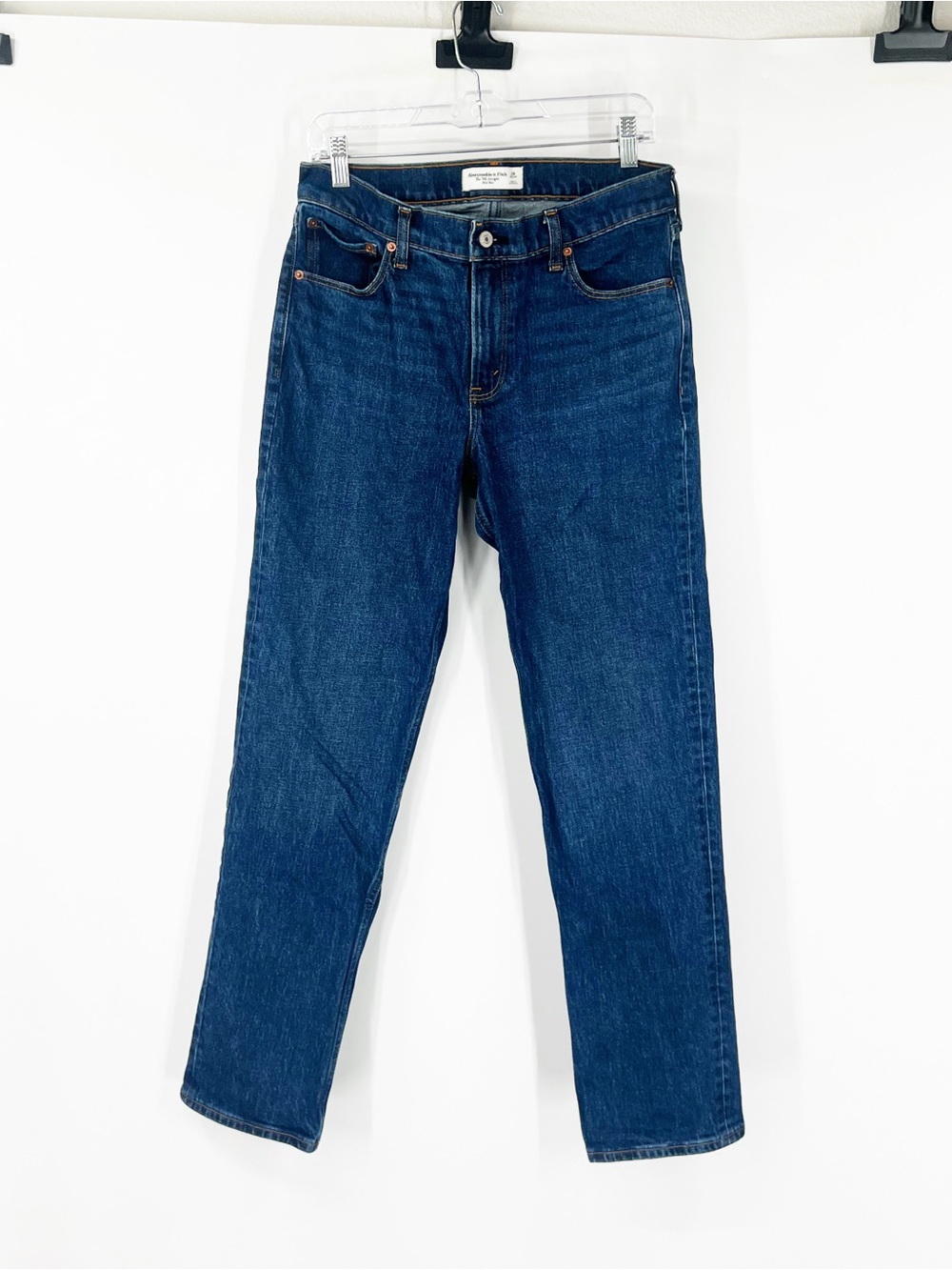 Abercrombie & Fitch The ‘90s Straight Jeans Mid-Rise
